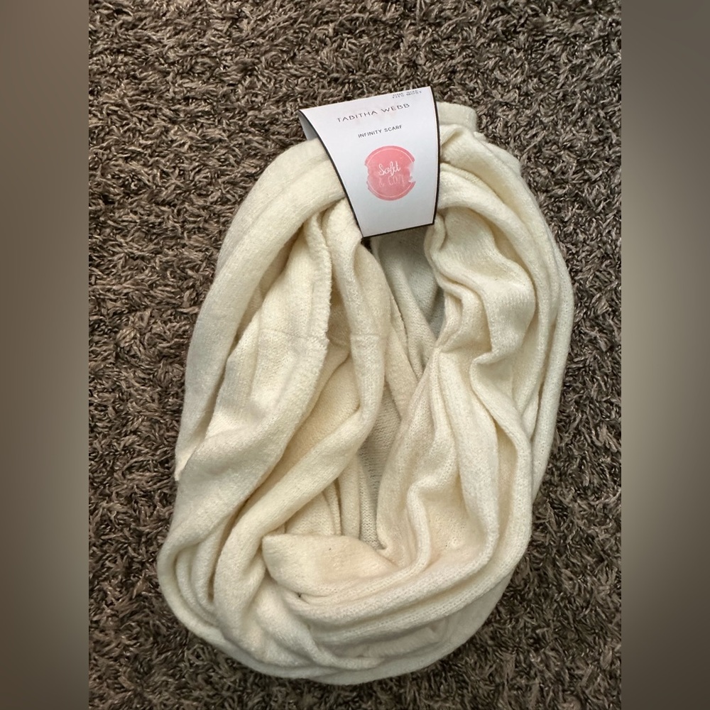 Tabitha Webb Infinity Scarf Women’s Cream Soft & Cozy NWT